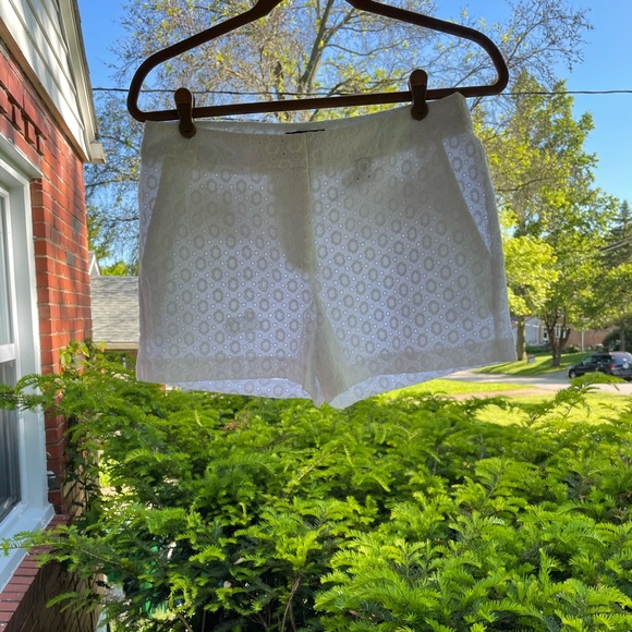 White lace shorts! - Picture 5 of 6